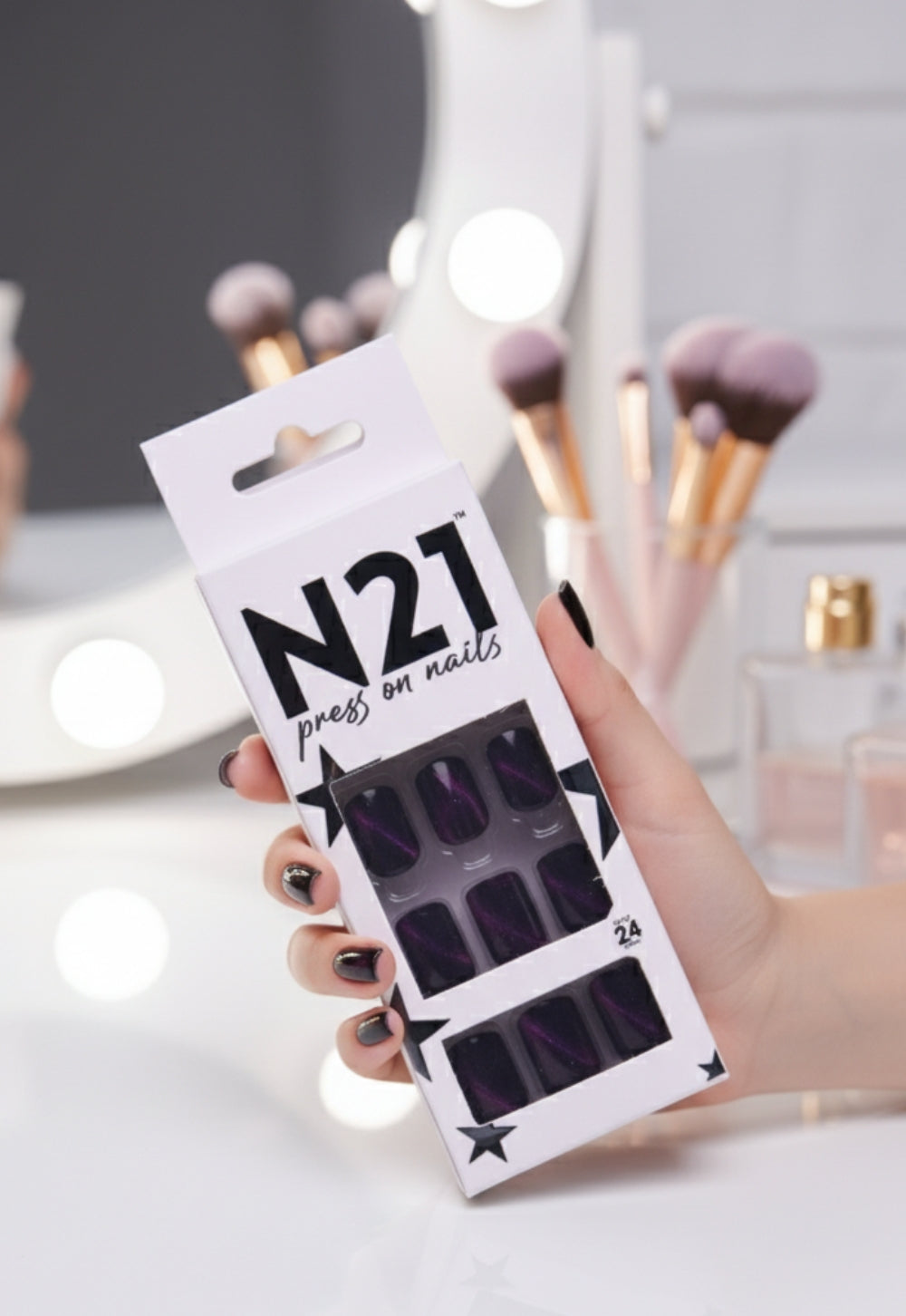 Cat Eye – Violet Vision Press-On Nails – Black & Purple Cat Eye Effect Nails