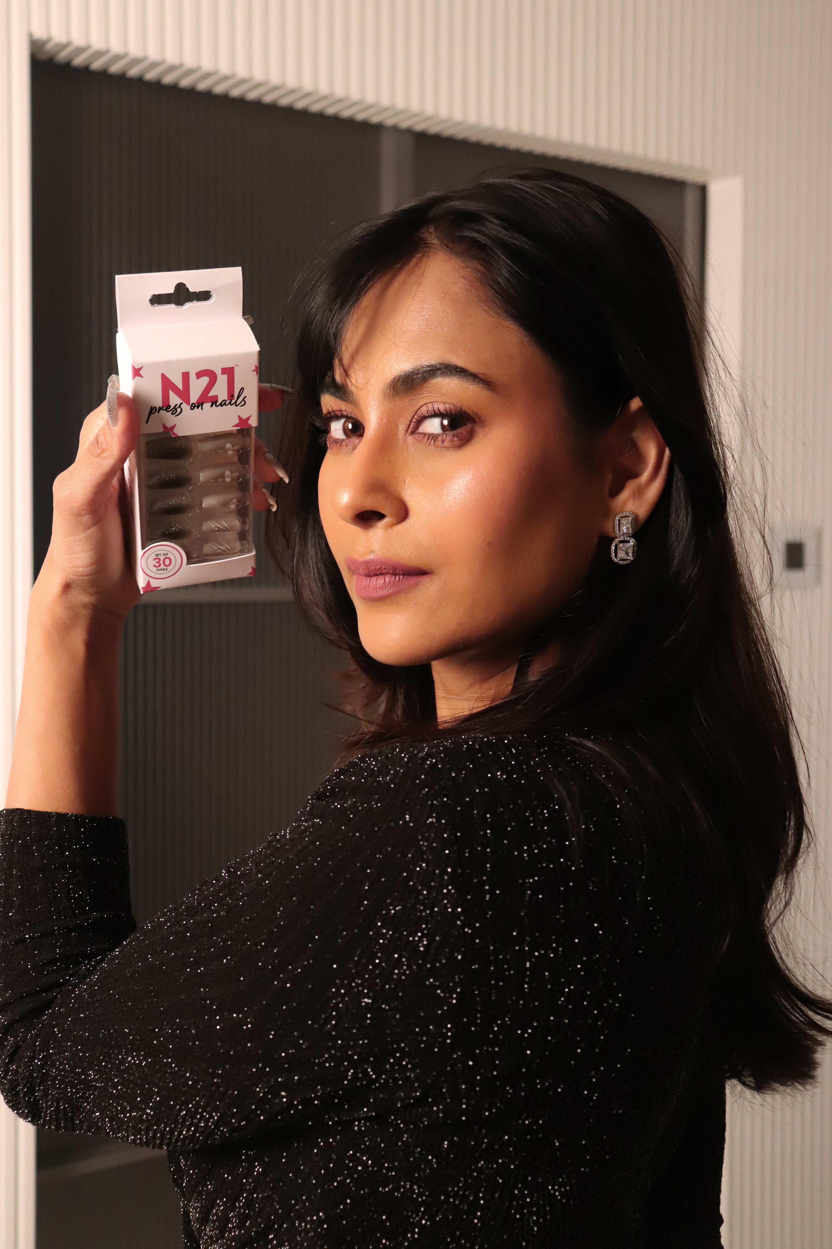 Silver Petal Press-On Nails (Set of 30) | Elegant Nude & Silver Chrome Nails