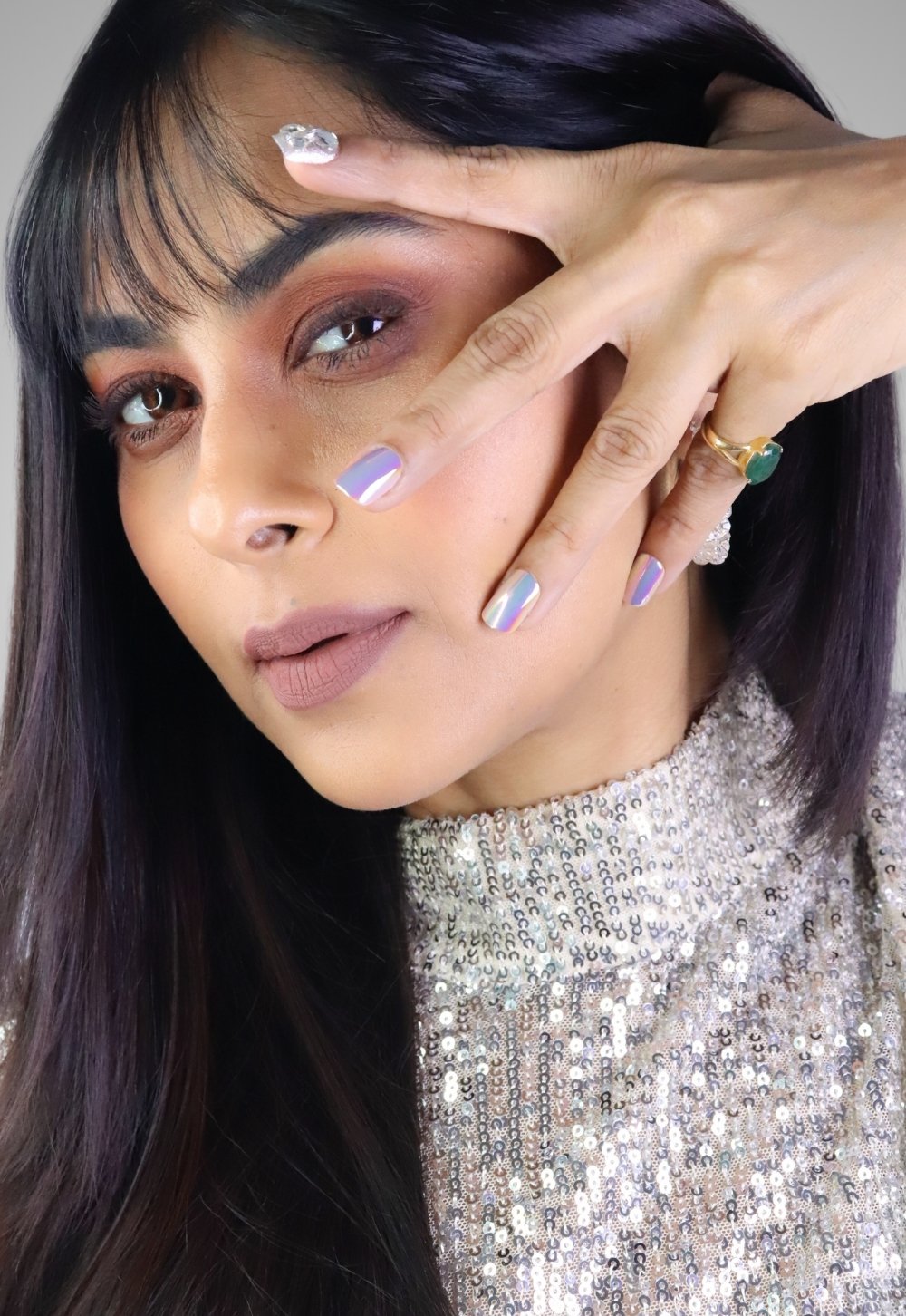 Diamond Press-On Nails – Medium Squoval Holographic Chrome Nails with Rhinestones