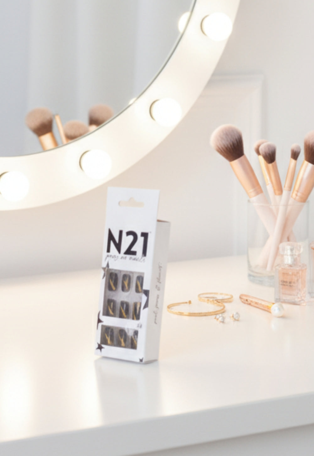 Cat Eye-Tiger Press-On Nails – Black & Gold Cat Eye Effect Nails