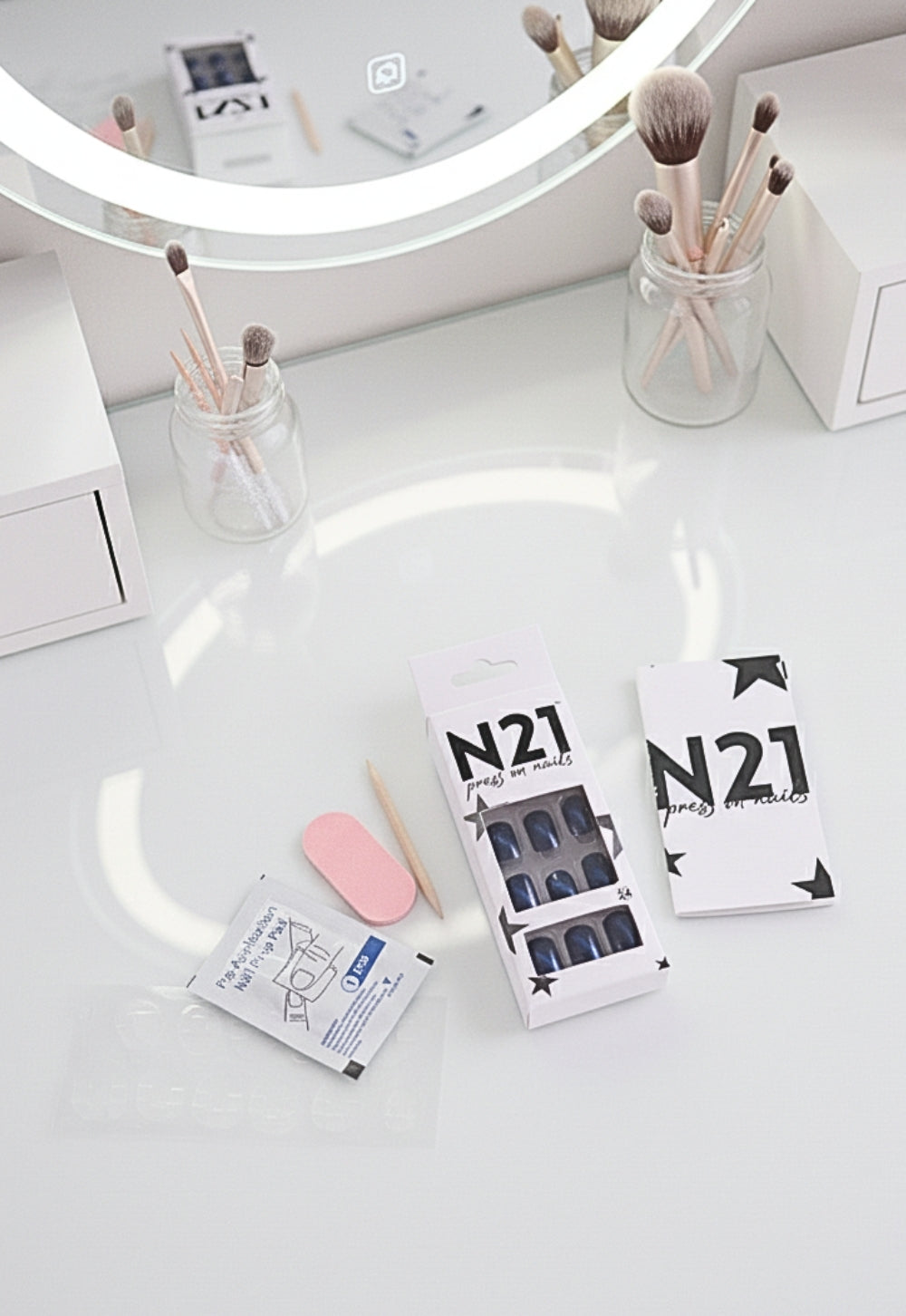 Cat Eye-Blue Press-On Nails – Medium Squoval Violet Cat-Eye Nails