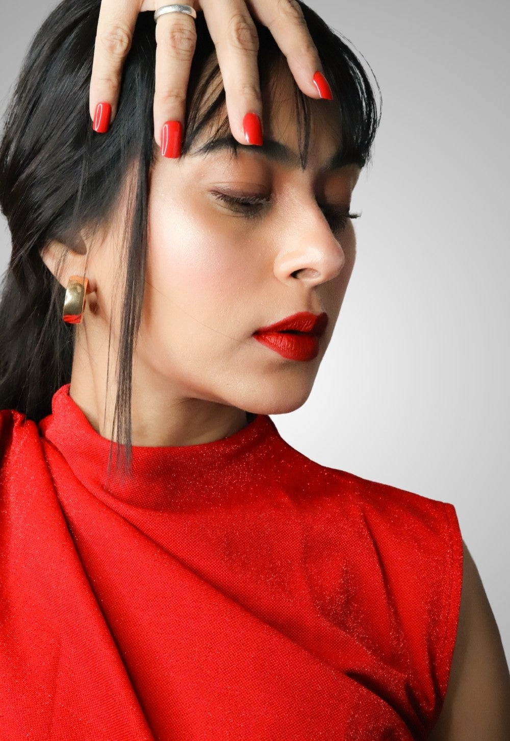 Cherry Red Press-On Nails – Medium Squoval Classic Red Nails